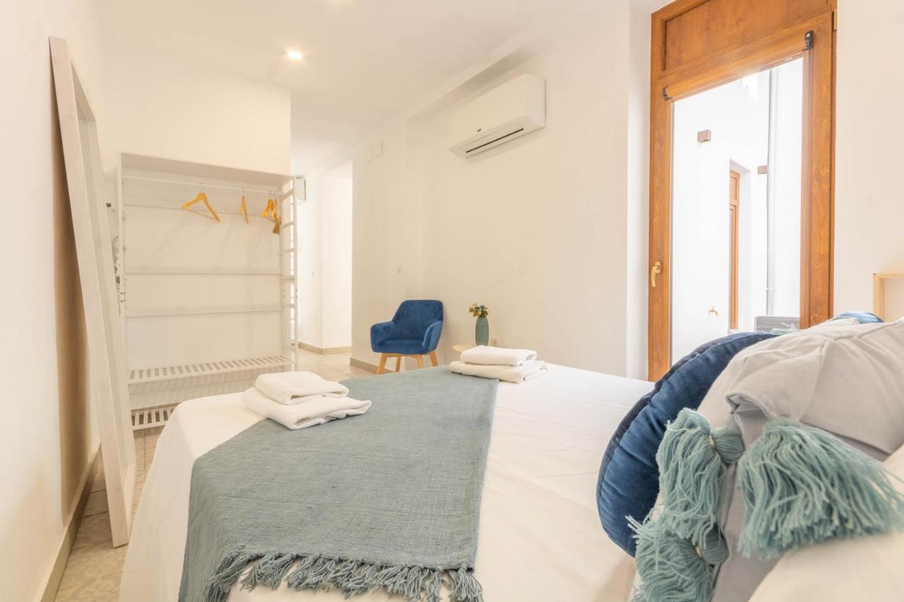 Apartamentos Miguel De Cervantes Centro กอร์โดบา ภายนอก รูปภาพ