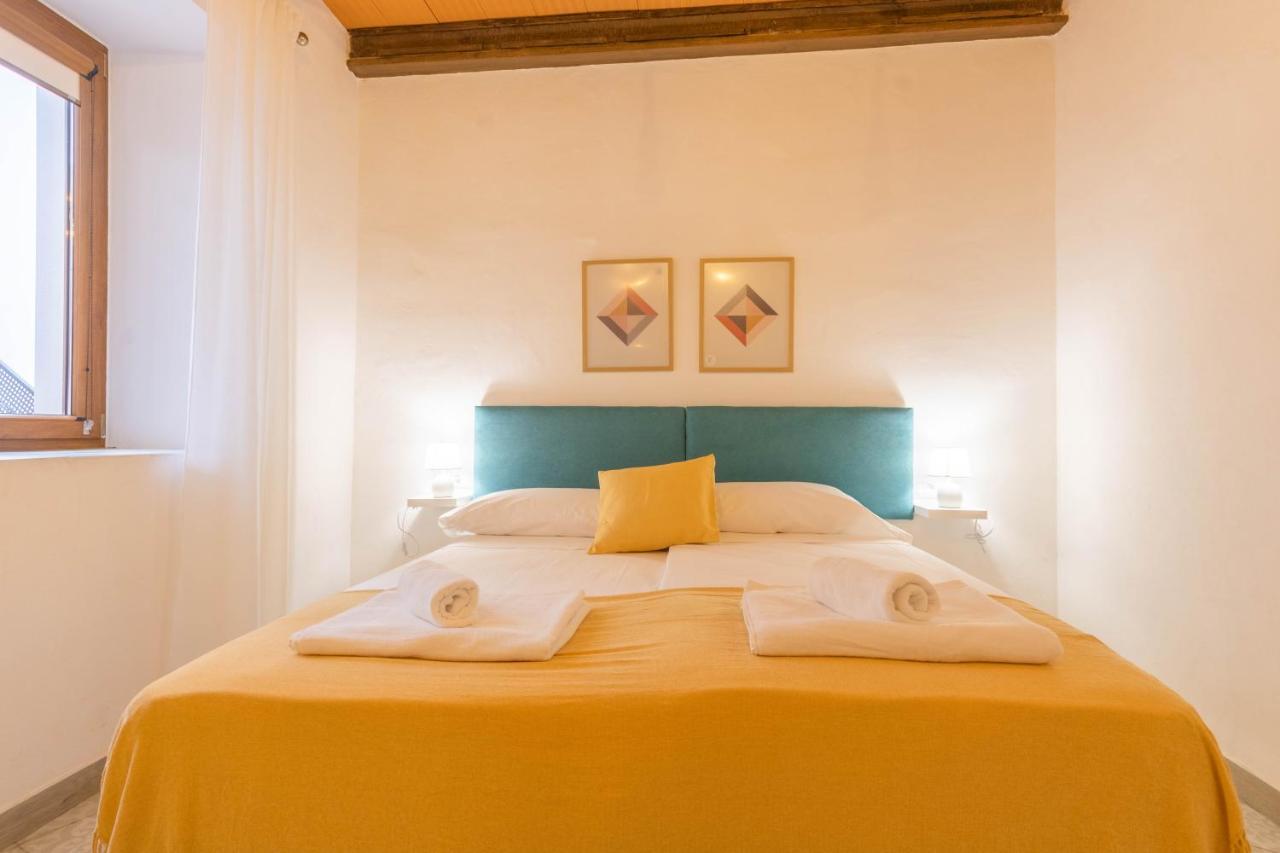 Apartamentos Miguel De Cervantes Centro กอร์โดบา ภายนอก รูปภาพ
