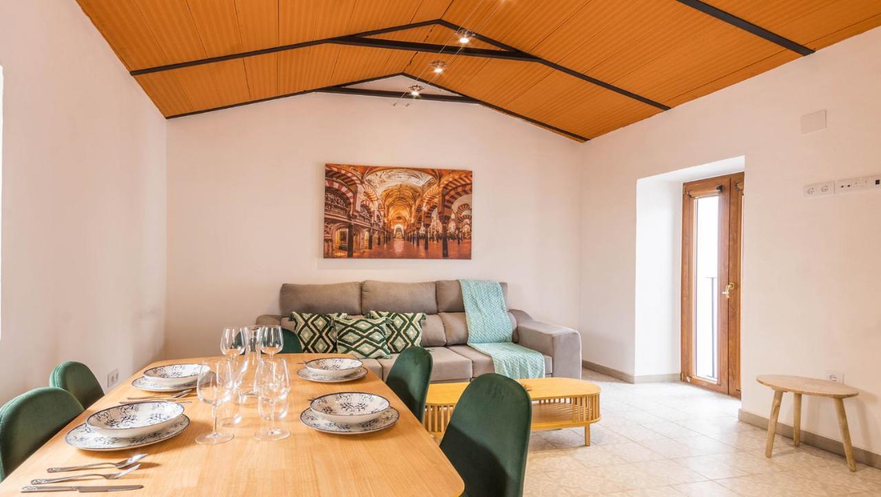 Apartamentos Miguel De Cervantes Centro กอร์โดบา ภายนอก รูปภาพ