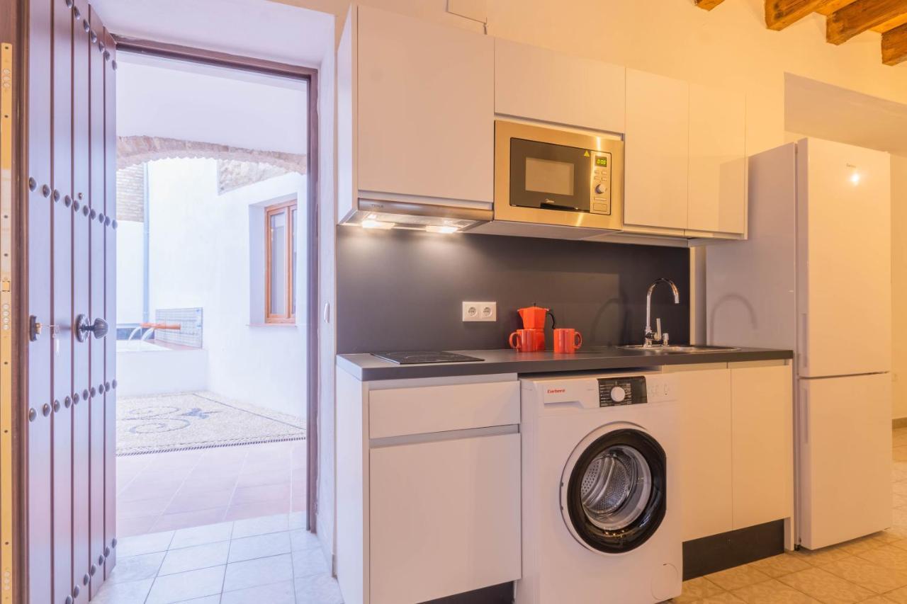 Apartamentos Miguel De Cervantes Centro กอร์โดบา ภายนอก รูปภาพ