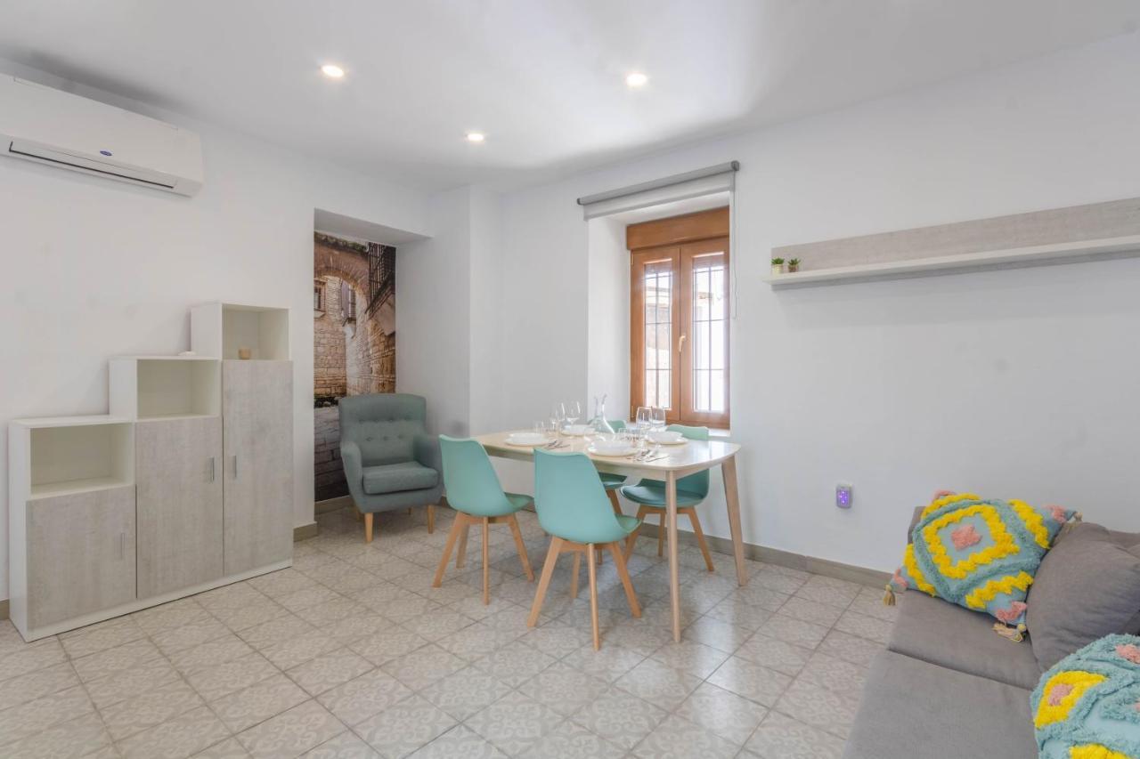 Apartamentos Miguel De Cervantes Centro กอร์โดบา ภายนอก รูปภาพ