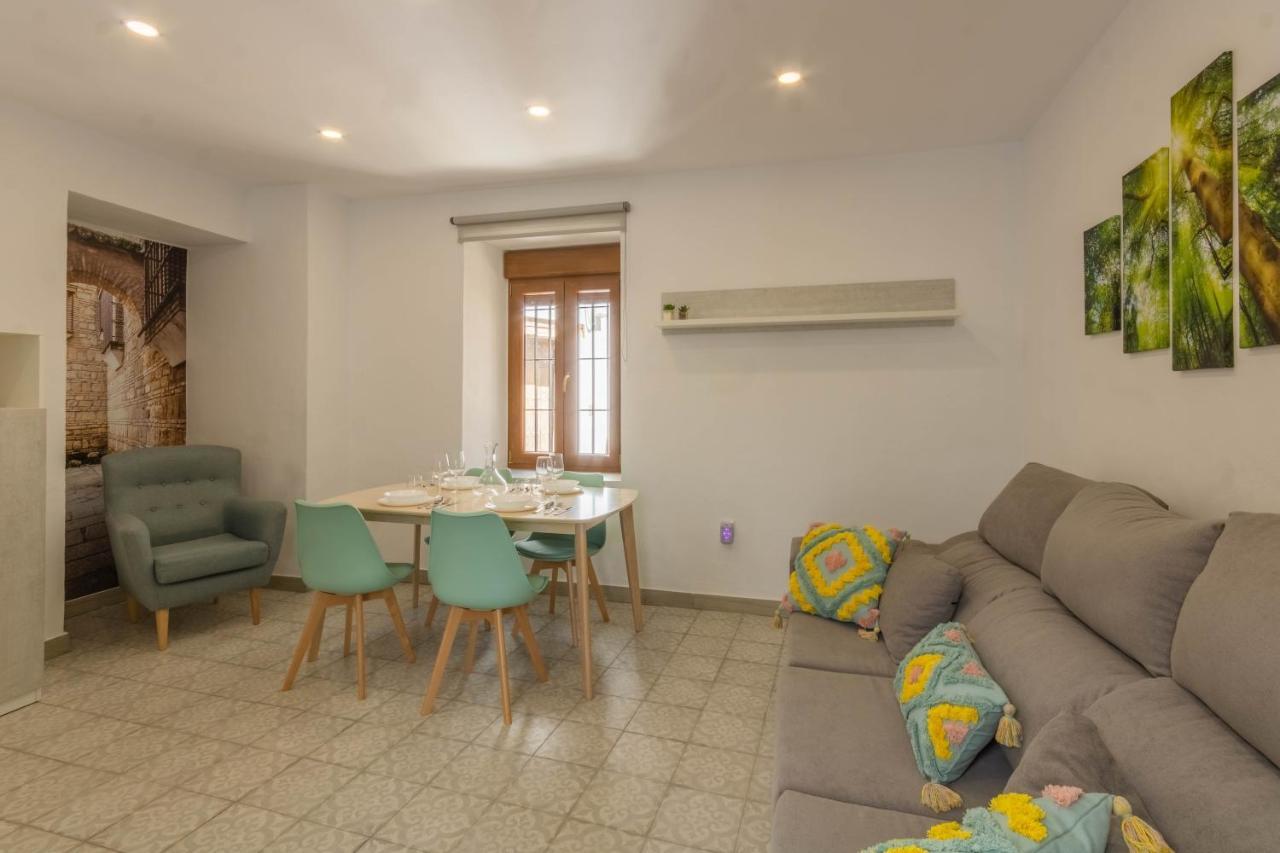Apartamentos Miguel De Cervantes Centro กอร์โดบา ภายนอก รูปภาพ