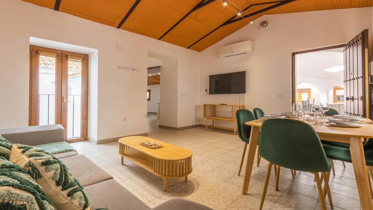 Apartamentos Miguel De Cervantes Centro กอร์โดบา ภายนอก รูปภาพ