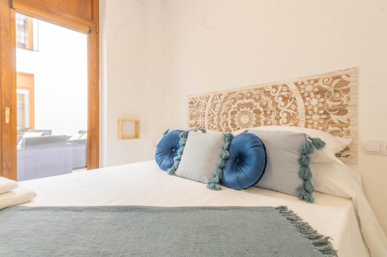Apartamentos Miguel De Cervantes Centro กอร์โดบา ภายนอก รูปภาพ