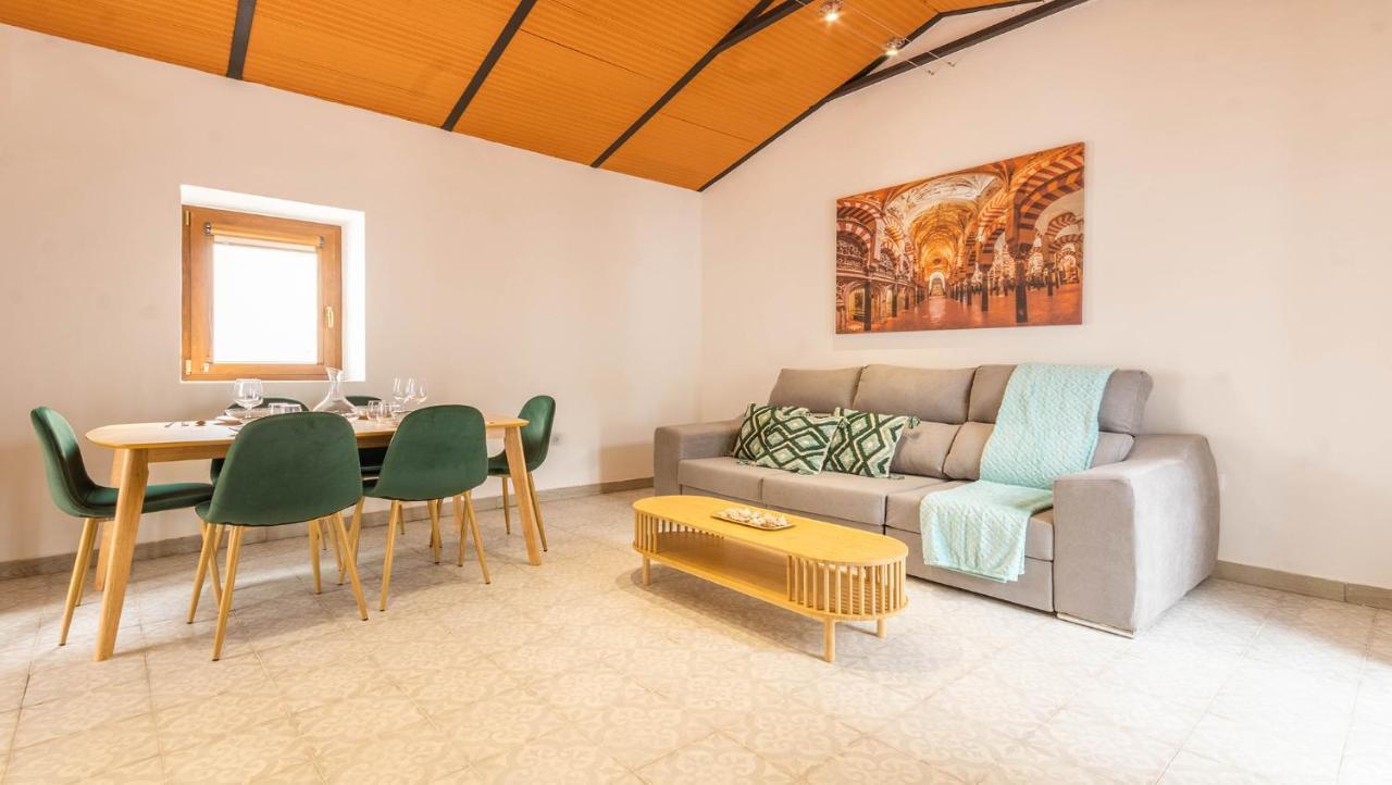 Apartamentos Miguel De Cervantes Centro กอร์โดบา ภายนอก รูปภาพ