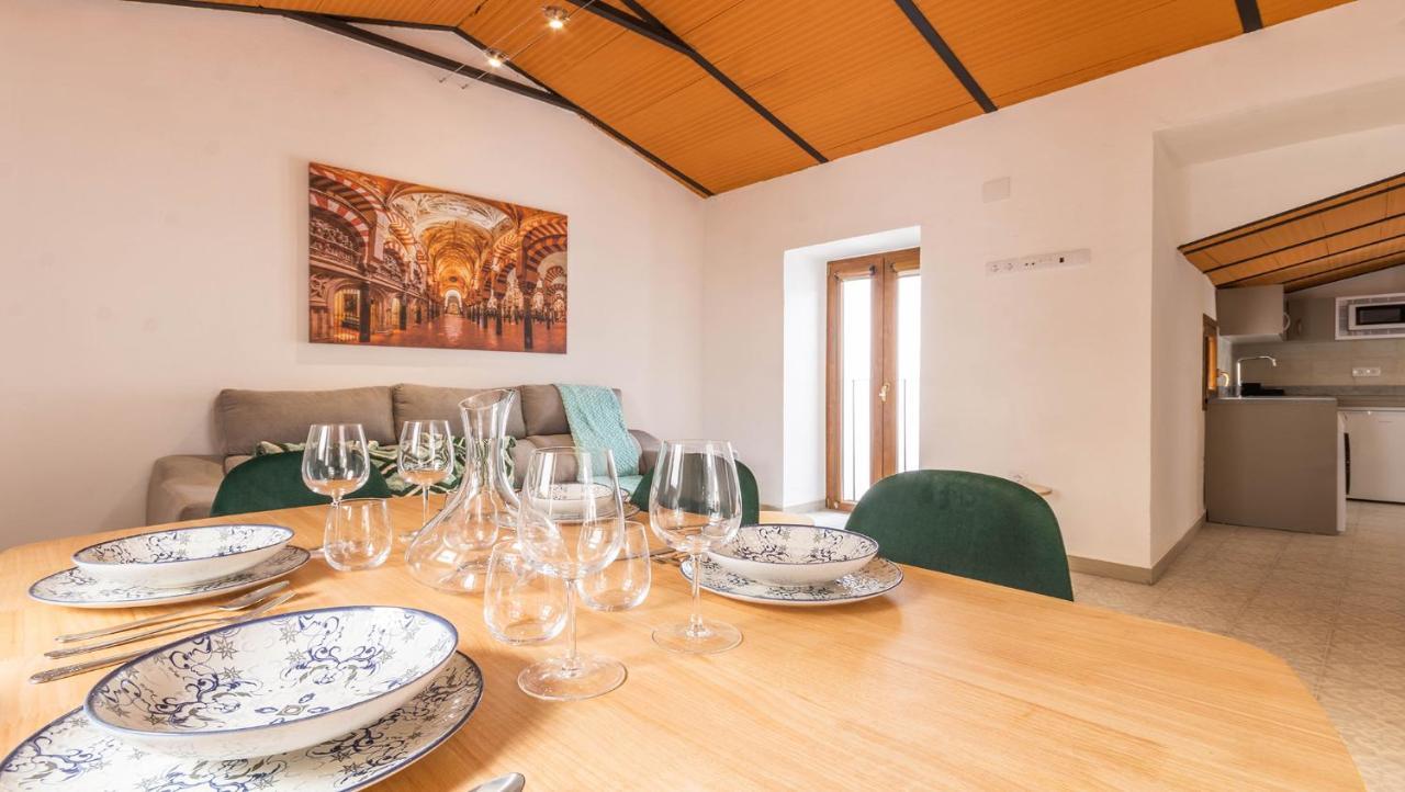 Apartamentos Miguel De Cervantes Centro กอร์โดบา ภายนอก รูปภาพ