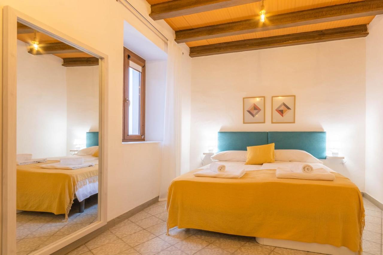 Apartamentos Miguel De Cervantes Centro กอร์โดบา ภายนอก รูปภาพ