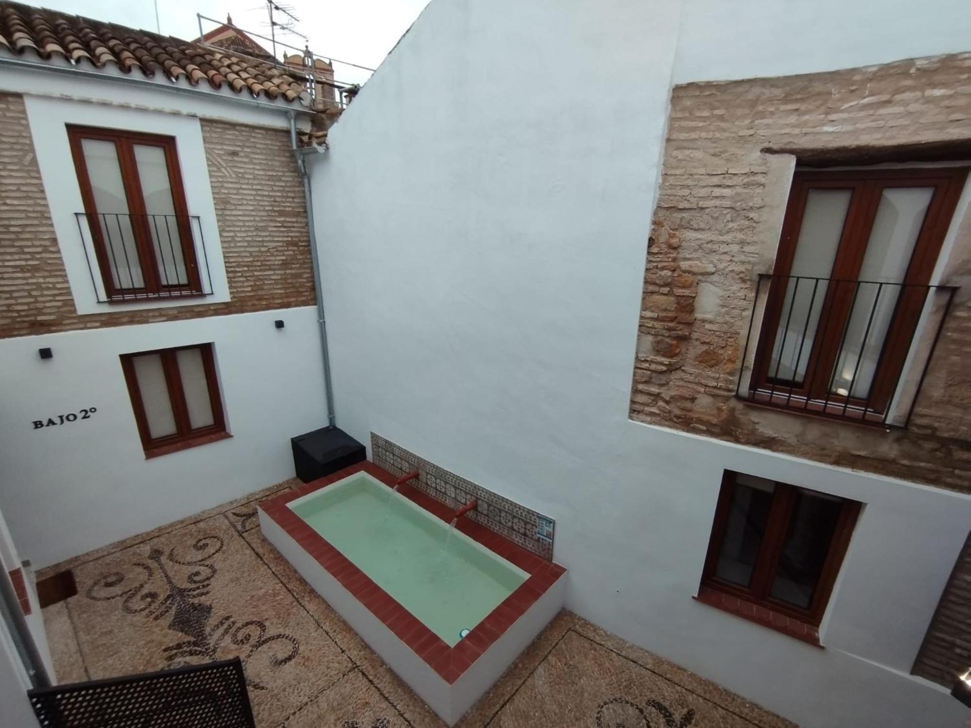Apartamentos Miguel De Cervantes Centro กอร์โดบา ภายนอก รูปภาพ