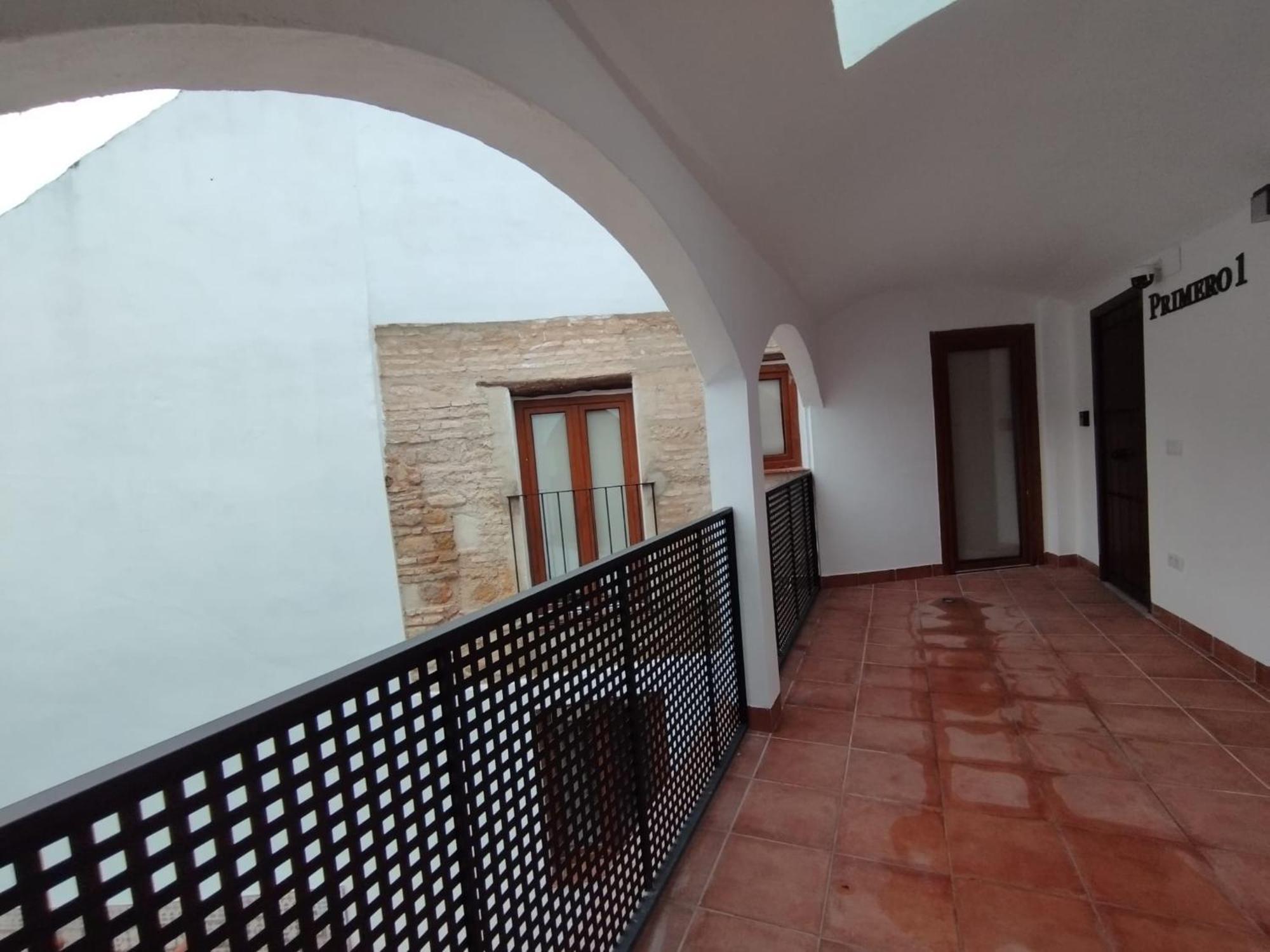 Apartamentos Miguel De Cervantes Centro กอร์โดบา ภายนอก รูปภาพ