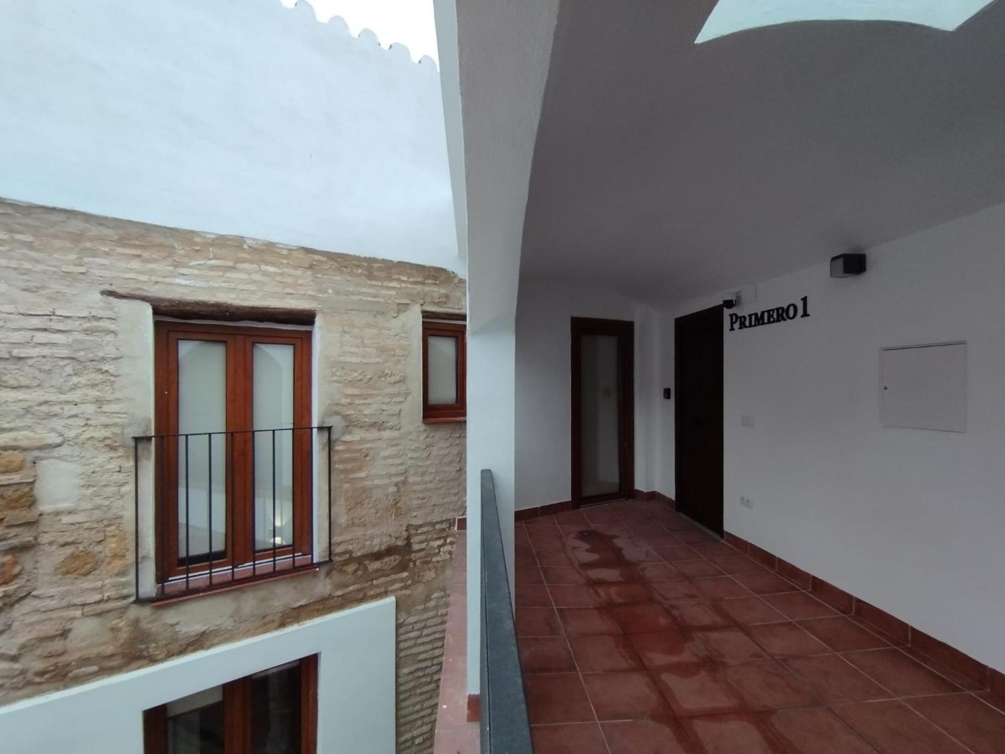 Apartamentos Miguel De Cervantes Centro กอร์โดบา ภายนอก รูปภาพ