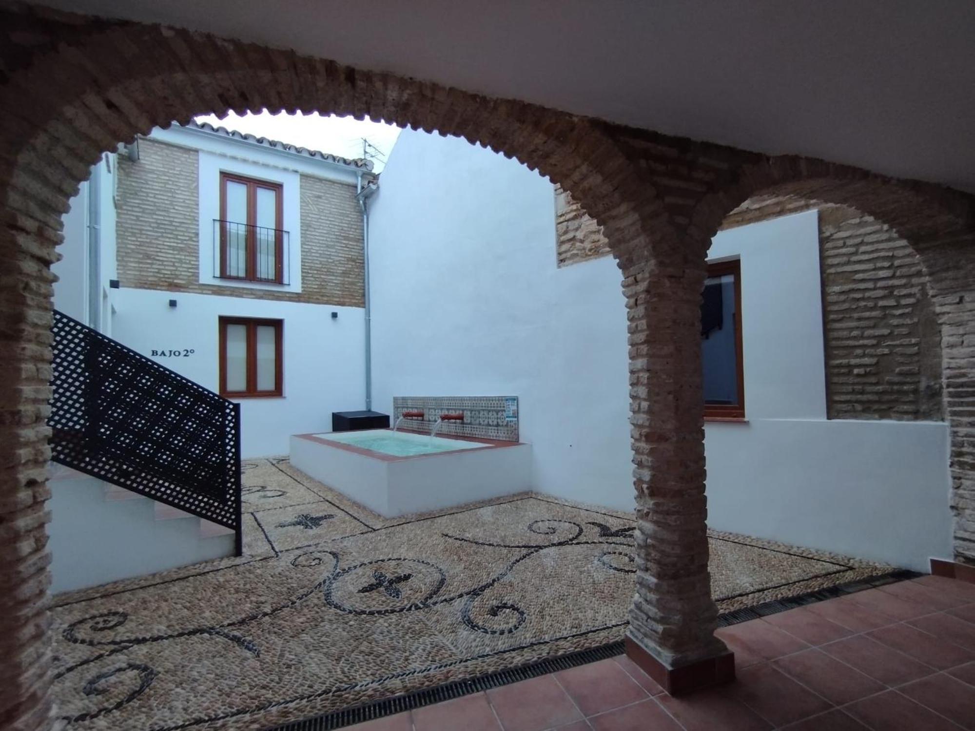 Apartamentos Miguel De Cervantes Centro กอร์โดบา ภายนอก รูปภาพ