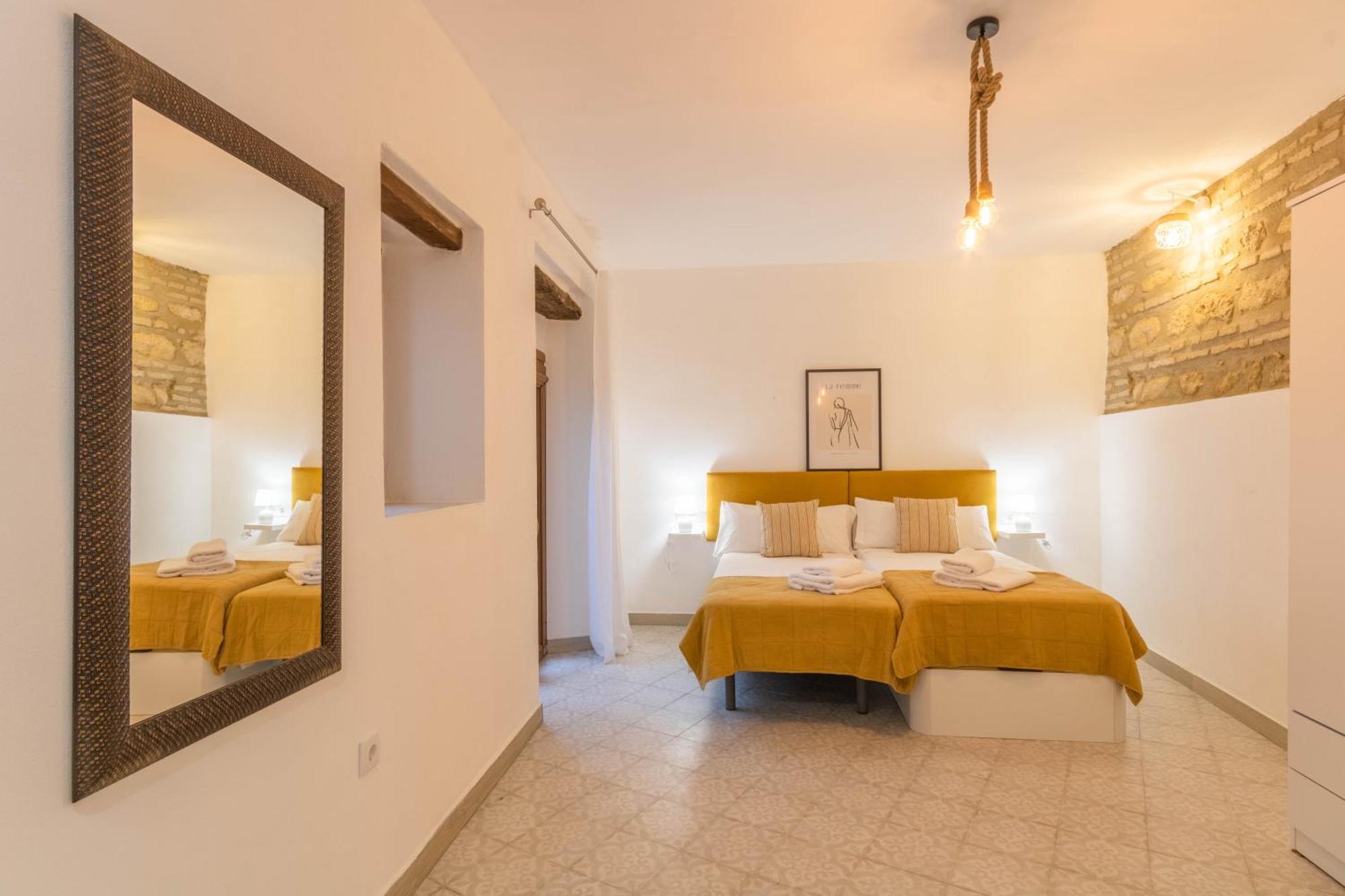 Apartamentos Miguel De Cervantes Centro กอร์โดบา ภายนอก รูปภาพ