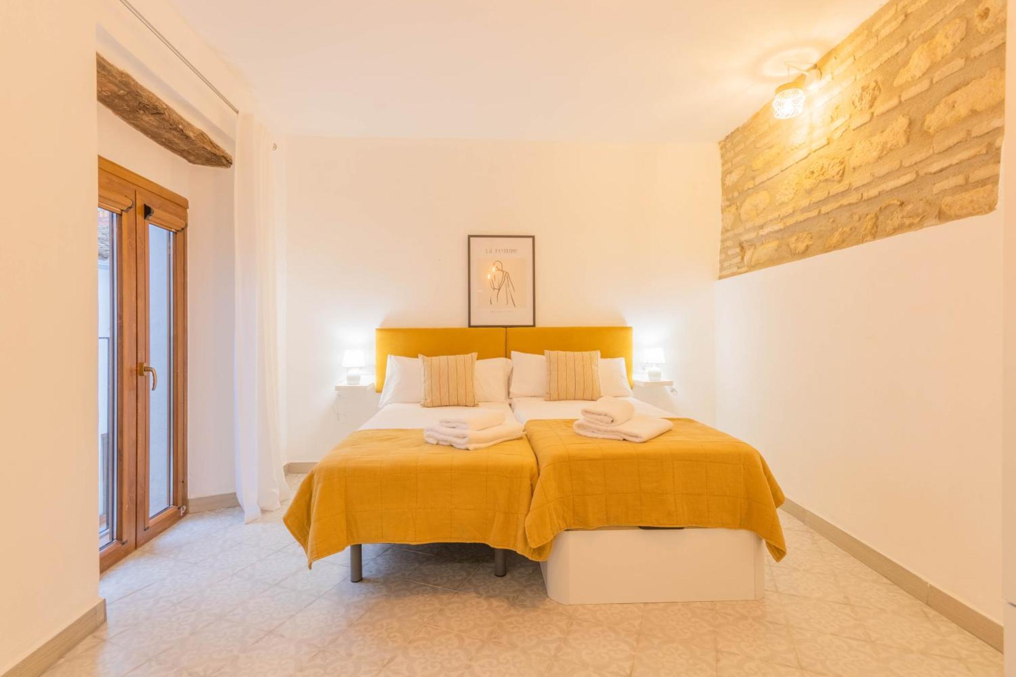 Apartamentos Miguel De Cervantes Centro กอร์โดบา ภายนอก รูปภาพ