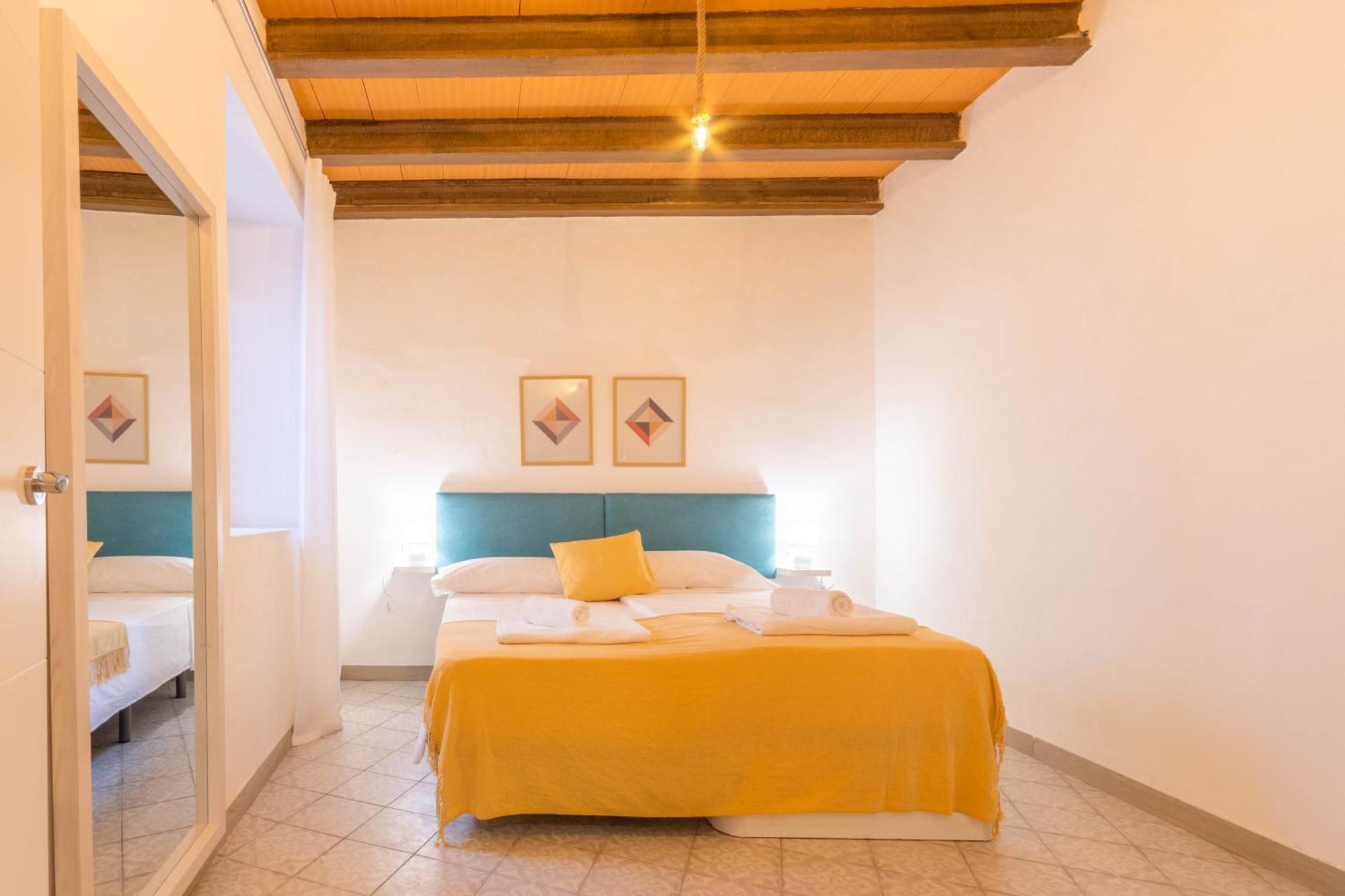Apartamentos Miguel De Cervantes Centro กอร์โดบา ภายนอก รูปภาพ